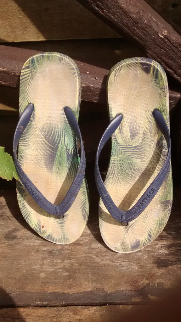 fat face flip flops ladies